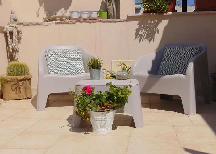 לינה וארוחת בוקר 3 Archi